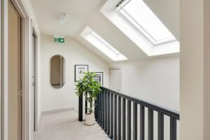 HMO Bristol - Landing With Windows 1